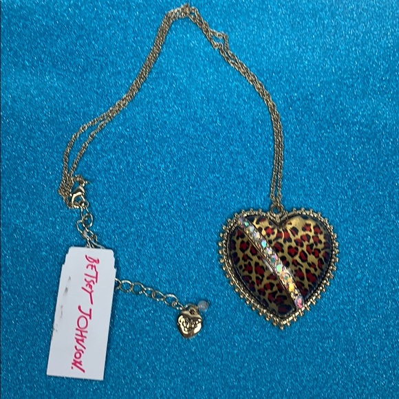 Betsey Johnson Necklace - Picture 2 of 7